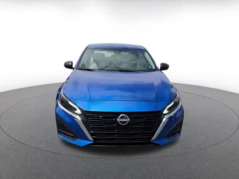 Used 2025 Nissan Altima 2.5 SV image 4