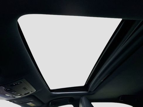 Used 2017 Lexus IS 350 AWD image 11