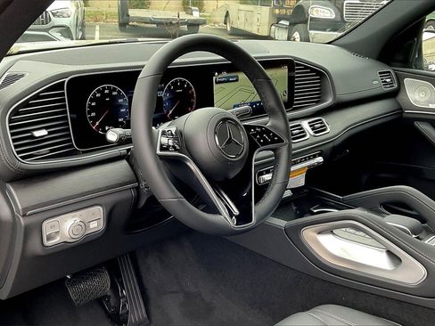 New 2026 Mercedes-Benz GLS 450 4MATIC image 6