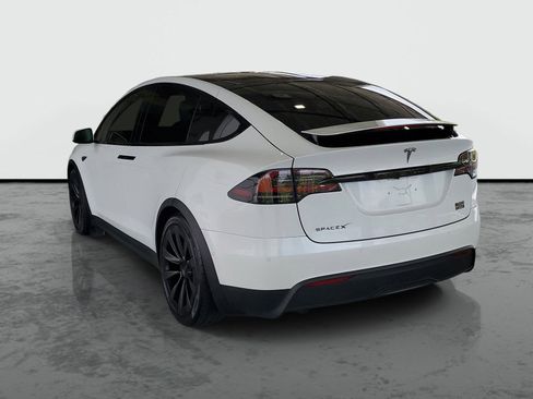 Used 2022 Tesla Model X Plaid image 3