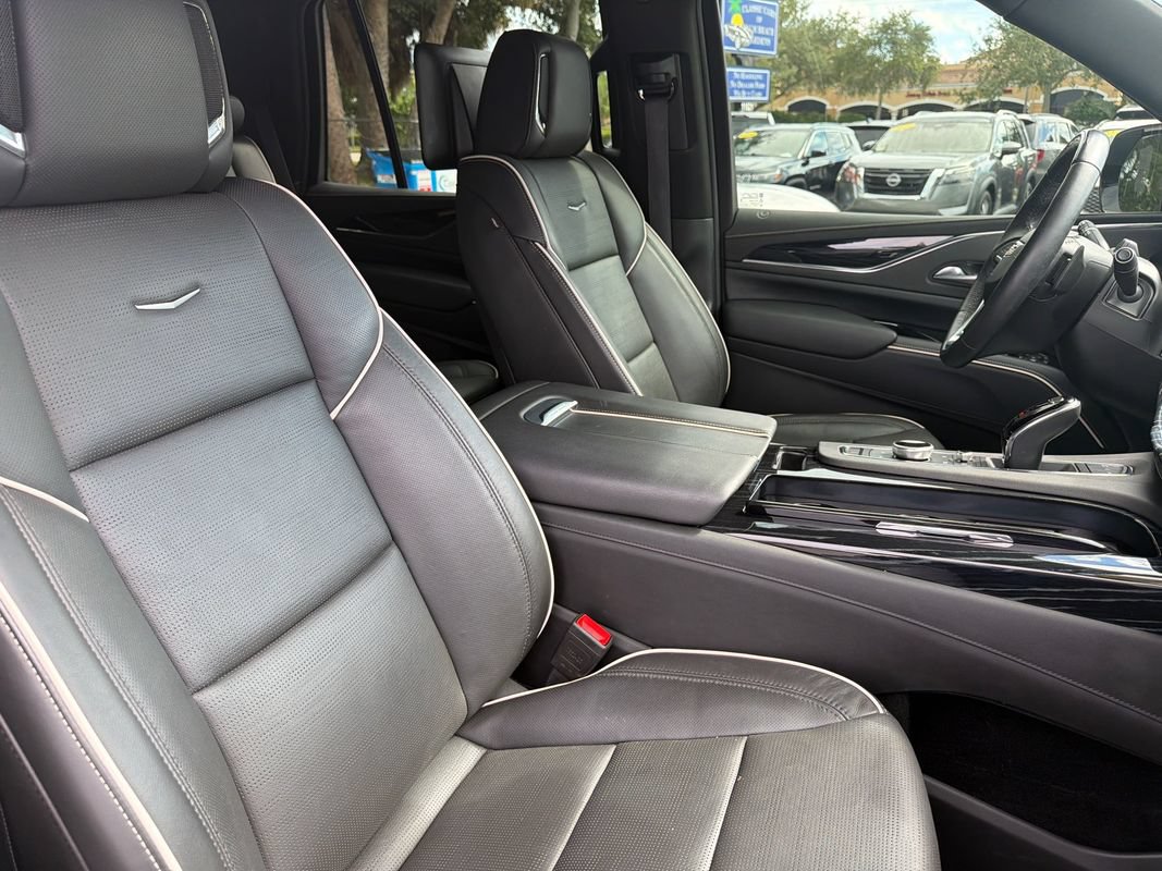 Used 2024 Cadillac Escalade Sport w/ Touring Package AWD/4WD image 14