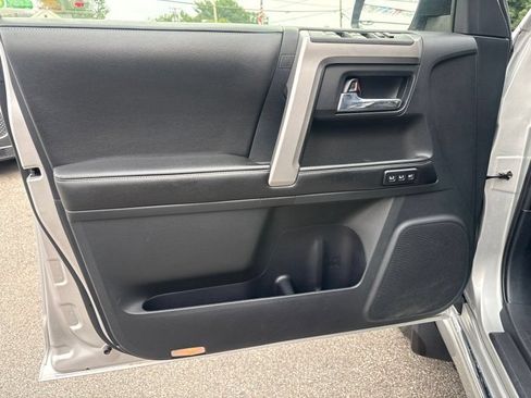 Used 2015 Toyota 4Runner Limited w/ Four Season Floor Mat Package AWD/4WD image 9