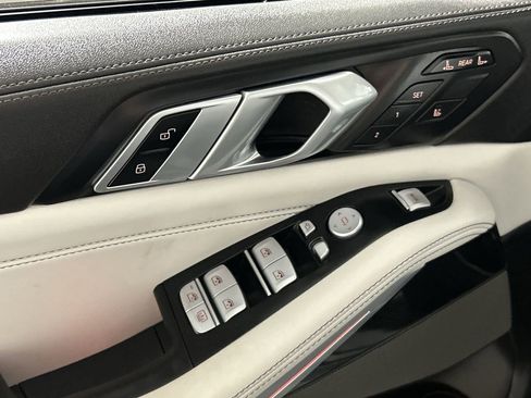 Used 2023 BMW X7 xDrive40i w/ M Sport Package image 19