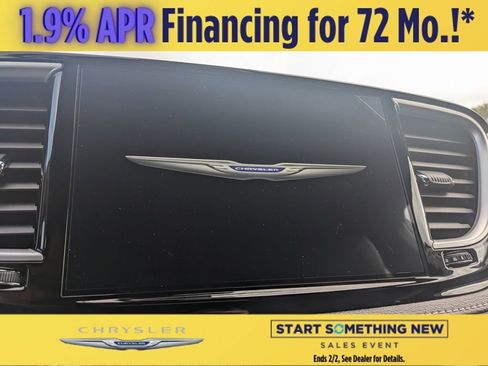 New 2026 Chrysler Pacifica Select image 17