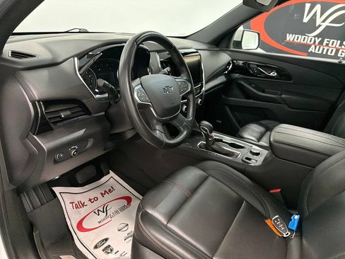 Used 2023 Chevrolet Traverse RS w/ LPO, Floor Liner Package FWD image 10
