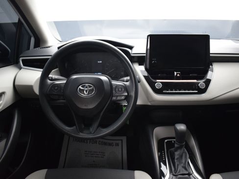 Used 2025 Toyota Corolla LE image 14