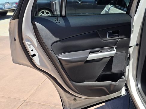 Used 2012 Ford Edge SEL FWD image 26