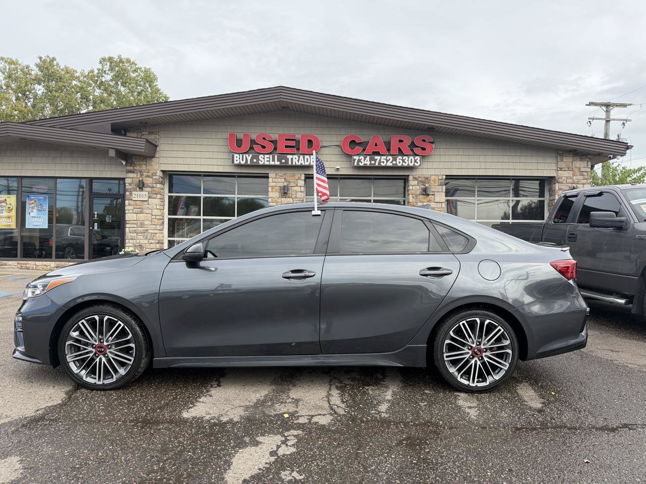 Used 2021 Kia Forte GT w/ GT2 Package FWD image 2