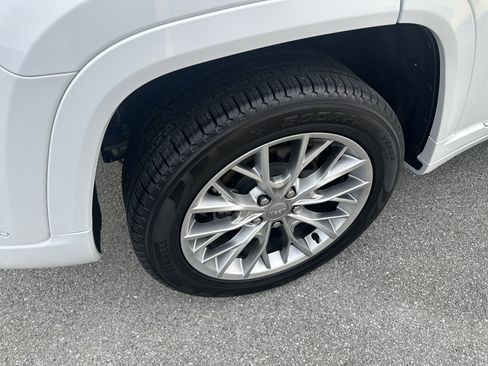 Used 2024 Jeep Grand Cherokee Summit image 24