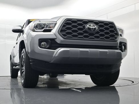 Used 2021 Toyota Tacoma TRD Sport AWD/4WD image 48