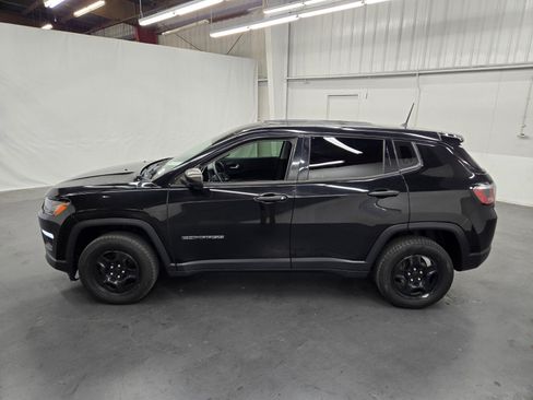 Used 2018 Jeep Compass Sport FWD image 2