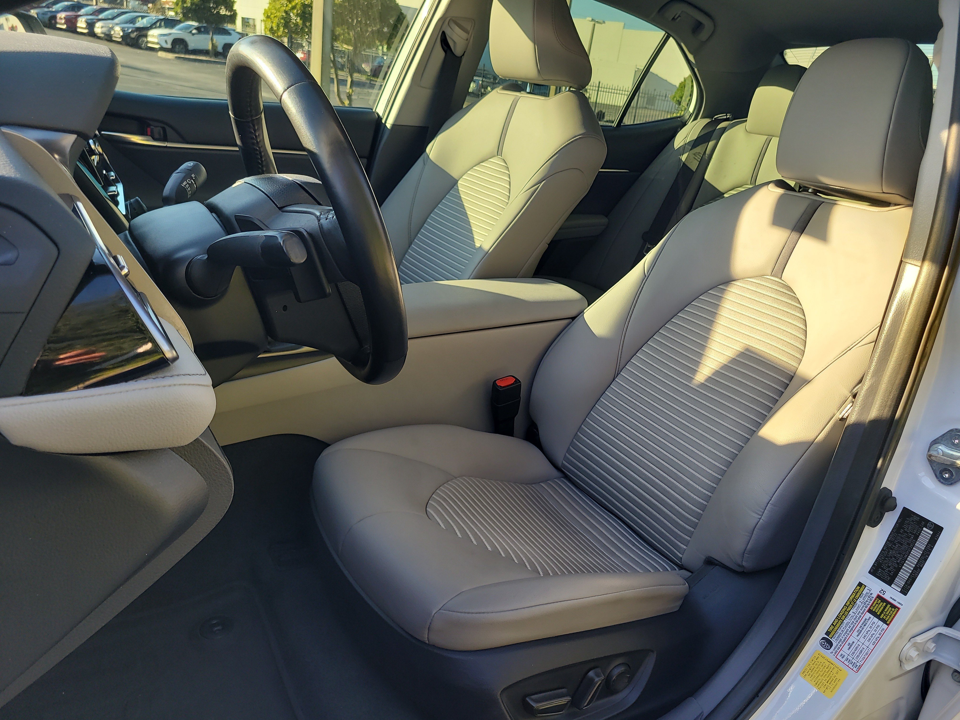 Used 2023 Toyota Camry SE FWD image 16