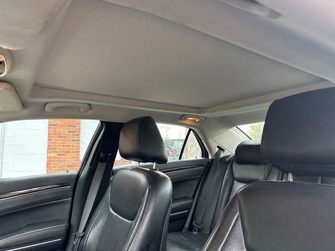 Used 2016 Chrysler 300 C image 28