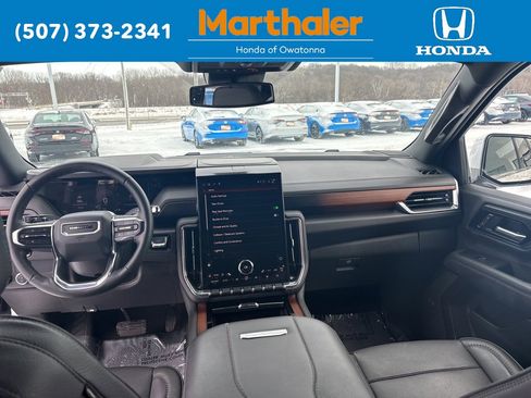 Used 2025 GMC Yukon XL Denali image 25