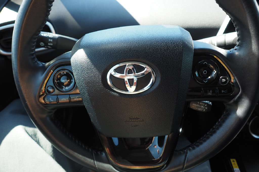 Used 2022 Toyota Prius Prime XLE FWD image 28