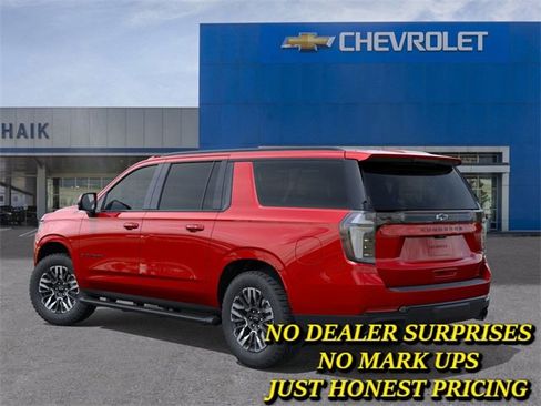 New 2026 Chevrolet Suburban Z71 w/ Comfort Package image 3