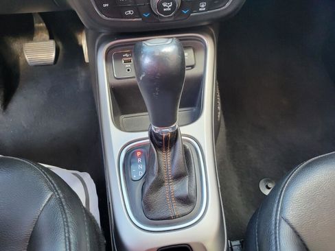 Used 2019 Jeep Compass Latitude image 12