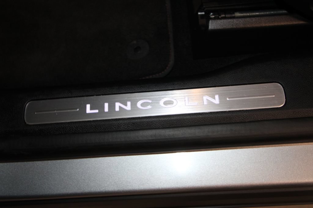 Used 2024 Lincoln Corsair Grand Touring w/ Equipment Group 301A AWD/4WD image 7