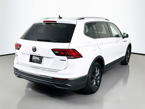 Used 2022 Volkswagen Tiguan SE image 7
