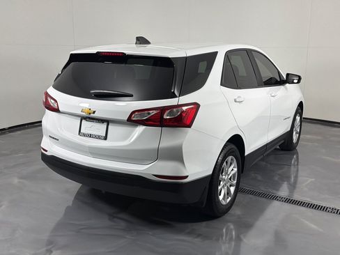 Used 2021 Chevrolet Equinox LS w/ LS Convenience Package FWD image 5