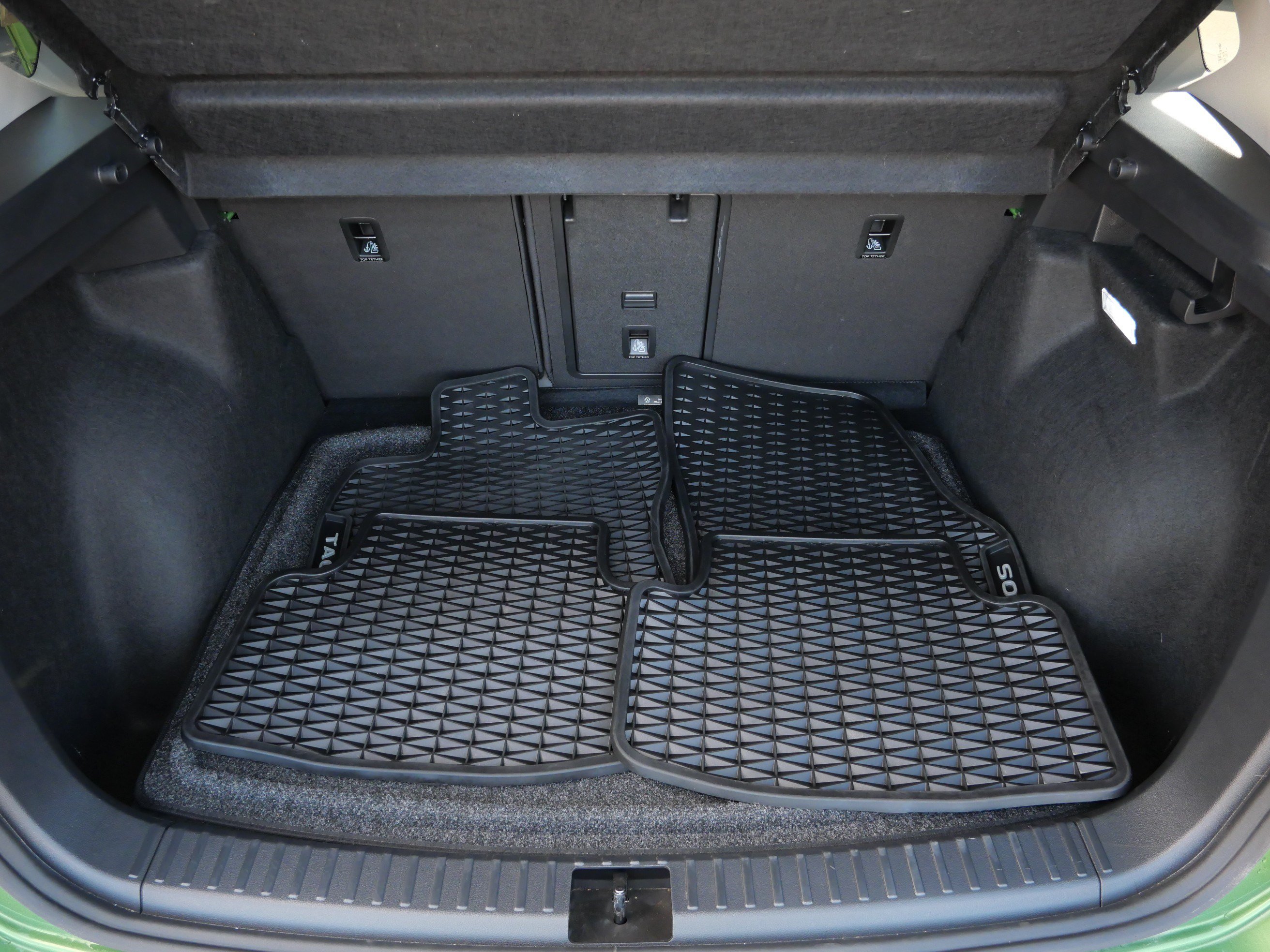 Certified 2025 Volkswagen Taos SE AWD/4WD image 18