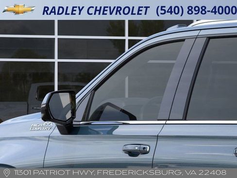 New 2026 Chevrolet Suburban High Country image 12