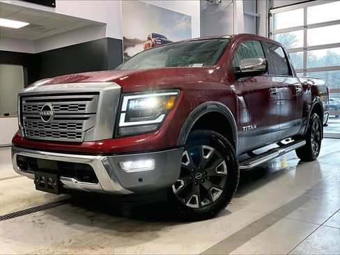 Used 2024 Nissan Titan Platinum Reserve w/ Moonroof Package image 3