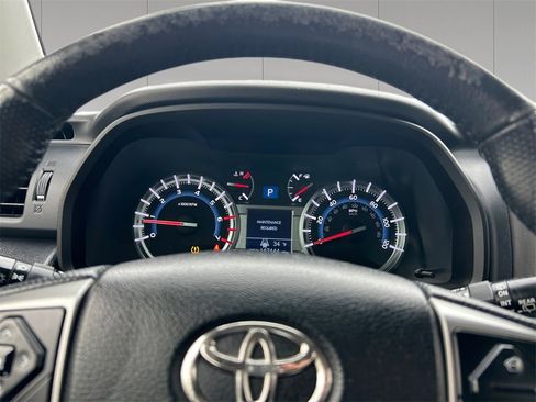 Used 2017 Toyota 4Runner SR5 image 14
