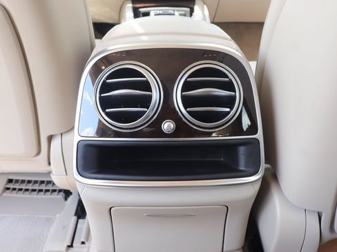 Used 2020 Mercedes-Benz S 560 Sedan image 19