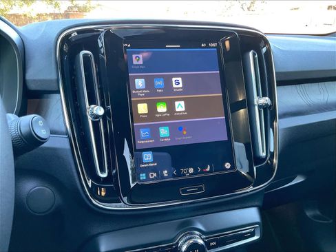 Used 2023 Volvo XC40 Recharge Plus image 36