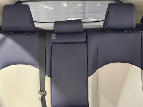 Used 2022 Lexus UX 200 w/ Premium Package image 26