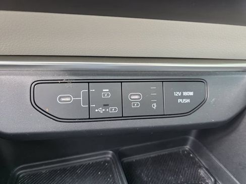 Used 2025 Kia Carnival SX FWD image 34