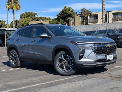 New 2026 Chevrolet Trax LT image 2