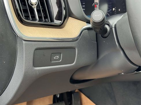 New 2026 Volvo XC60 B5 Plus w/ Protection Package Premier image 8
