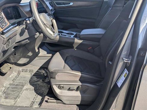 Used 2024 Volkswagen Atlas SE image 12