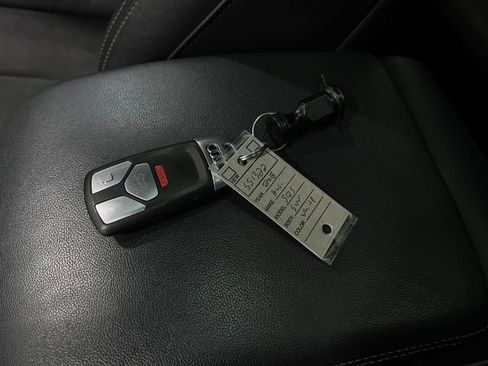 Used 2018 Audi SQ5 Premium Plus w/ Navigation Package image 37