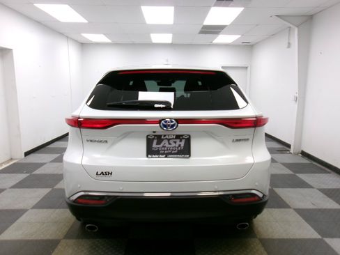 Used 2024 Toyota Venza Limited AWD/4WD image 12