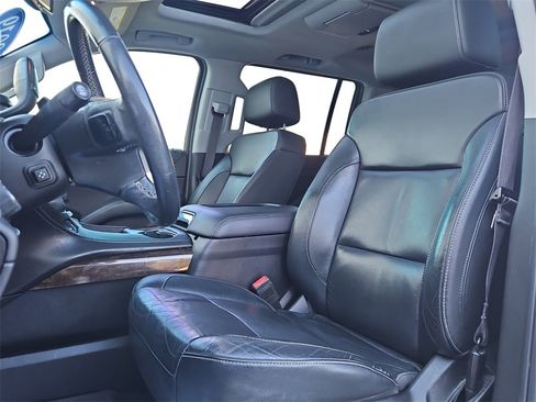 Used 2019 Chevrolet Suburban LT image 28