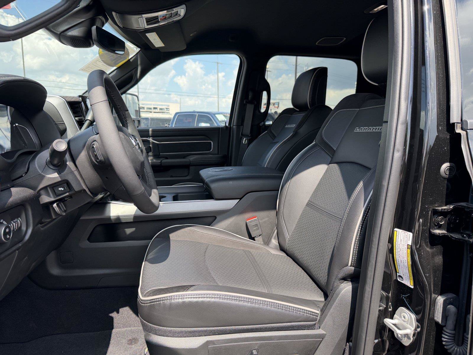 Used 2025 RAM 2500 Laramie AWD/4WD image 15