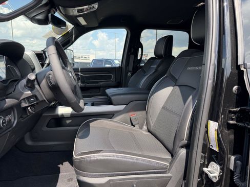 Used 2025 RAM 2500 Laramie AWD/4WD image 15