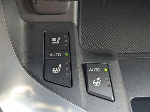 Used 2022 Lexus LX 600 F Sport w/ Accessory Package (Z1) AWD/4WD image 24