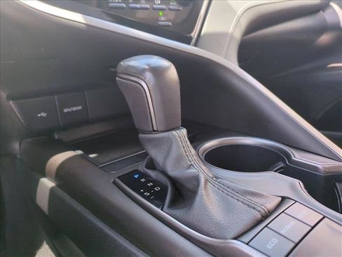 Used 2023 Toyota Camry SE FWD image 12