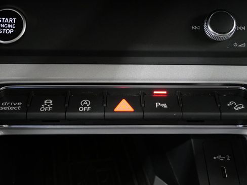 Used 2024 Audi Q3 2.0T Premium AWD/4WD image 22