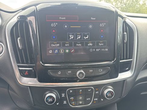 Used 2023 Chevrolet Traverse LT AWD/4WD image 9