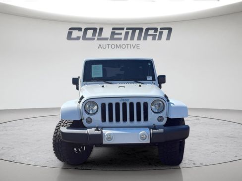 Used 2016 Jeep Wrangler Unlimited Sahara w/ Connectivity Group AWD/4WD image 8