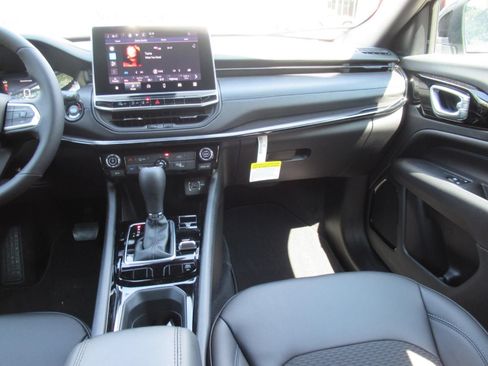 New 2026 Jeep Compass Latitude AWD/4WD image 14