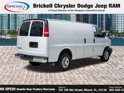 Used 2017 Chevrolet Express 2500 RWD image 6