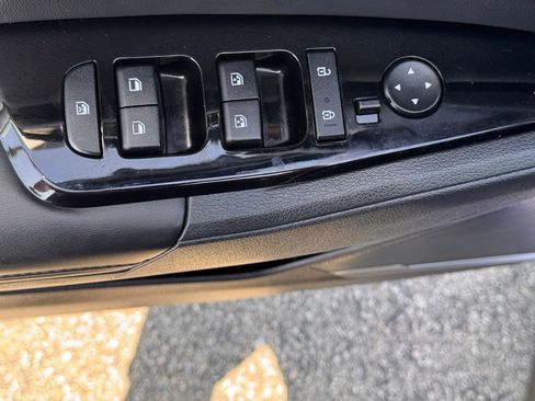 Used 2024 Kia Sportage EX image 16