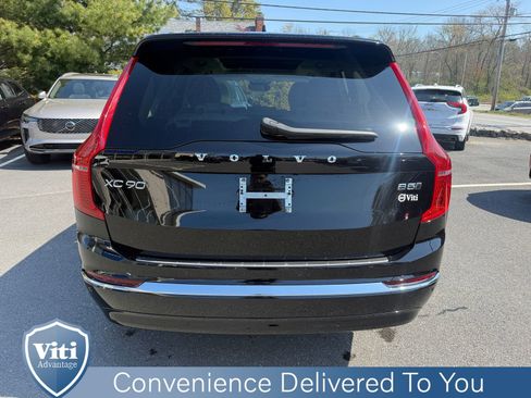 Certified 2023 Volvo XC90 B5 Plus w/ Protection Package Premier AWD/4WD image 7