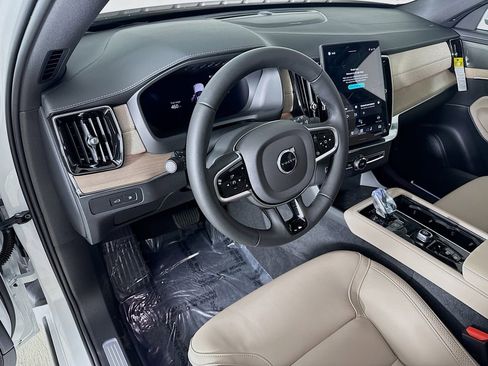 New 2026 Volvo XC90 T8 Plus w/ Protection Package Premier AWD/4WD image 9